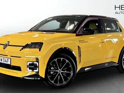 Gul (yellow) Begagnad 2025 Renault R5 Iconic Halvkombi | 441 600 kr (Bra pris)