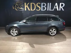 Grå Begagnad 2017 Skoda Octavia Scout Kombi | 165 000 kr (Marknadspris)
