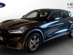 Grå (grey) Begagnad 2022 Ford Mustang Mach-E Standard Range SUV | 349 900 kr (Marknadspris)
