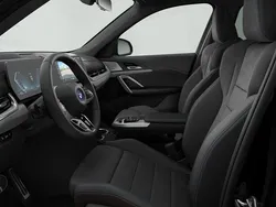 Svart (black sapphire metallic) Ny 2025 BMW X1 Comfort Edition SUV | 664 500 kr (Marknadspris)