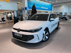 Vit Ny 2024 VW Passat Kombi | 409 900 kr (Lite dyr)