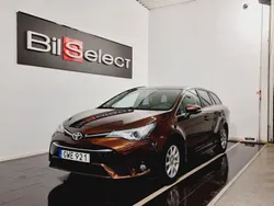 Brun Begagnad 2015 Toyota Avensis Multidrive S Kombi | 149 900 kr (Marknadspris)