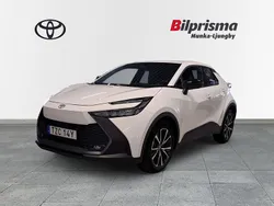 Vit Begagnad 2023 Toyota C-HR Style SUV | 349 900 kr (Marknadspris)
