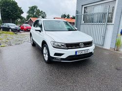 Vit Begagnad 2017 VW Tiguan Executive SUV | 229 900 kr (Marknadspris)