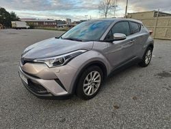 Mörkgrå Begagnad 2019 Toyota C-HR Edition SUV | 159 900 kr (Marknadspris)