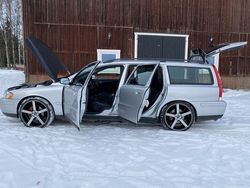 Ljusgrå Begagnad 2005 Volvo V70 Kombi | 25 000 kr (Marknadspris)
