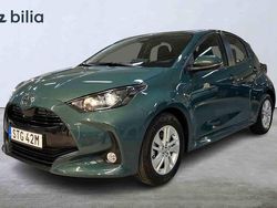 Grön Begagnad 2025 Toyota Yaris Hybrid Halvkombi | 249 900 kr