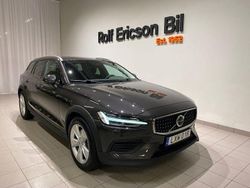 Grå Begagnad 2024 Volvo V60 CC Core Kombi | 409 500 kr (Bra pris)