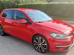 Röd Begagnad 2019 VW Golf VII Halvkombi | 155 000 kr (Marknadspris)
