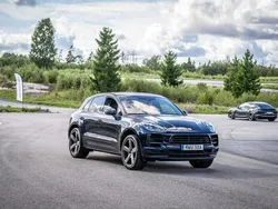 Blå Begagnad 2020 Porsche Macan S SUV | 519 000 kr (Marknadspris)