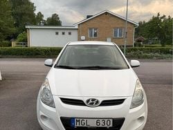 Vit Begagnad 2012 Hyundai i20 Select Halvkombi | 34 000 kr (Bra pris)