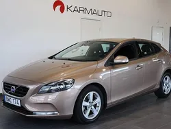 Brun Begagnad 2014 Volvo V40 Kombi | 134 900 kr (Marknadspris)