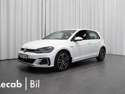 Vit (pure white) Begagnad 2020 VW Golf VIII GTE Sedan | 219 500 kr (Superpris)