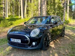Svart Begagnad 2017 Mini Cooper D Clubman Kombi | 169 000 kr (Marknadspris)