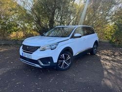 Okänd Begagnad 2017 Peugeot 5008 Minibuss | 139 000 kr (Marknadspris)