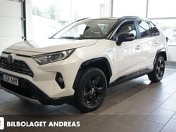 Vit Begagnad 2019 Toyota RAV4 Hybrid Style SUV | 299 900 kr (Marknadspris)