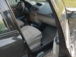 Svart Begagnad 2008 Renault Clio II Halvkombi | 20 500 kr (Marknadspris)