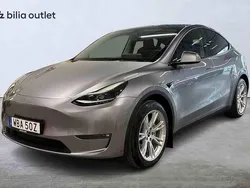 Grå Begagnad 2024 Tesla Model Y Long Range AWD SUV | 469 900 kr (Marknadspris)