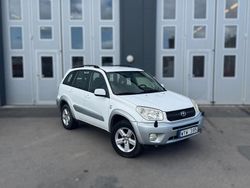 Vit Begagnad 2005 Toyota RAV4 SUV | 39 900 kr (Marknadspris)