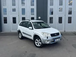Vit Begagnad 2005 Toyota RAV4 SUV | 39 900 kr (Marknadspris)