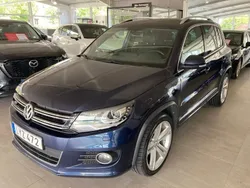 Mörkblå Begagnad 2015 VW Tiguan R-line SUV | 169 500 kr (Bra pris)