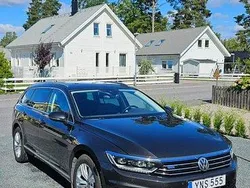 Grå Begagnad 2018 VW Passat GTE Kombi | 175 000 kr (Marknadspris)