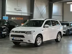 Vit Begagnad 2014 Mitsubishi Outlander P-HEV SUV | 99 900 kr (Superpris)
