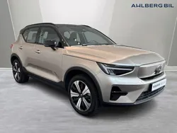 Ljusgrå (grå) Begagnad 2022 Volvo XC40 Core SUV | 379 500 kr