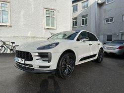 Grå Begagnad 2019 Porsche Macan Sport SUV | 549 900 kr (Dyr)