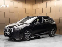 Svart Begagnad 2023 BMW 225 Active Tourer M Sport Minibuss | 369 000 kr (Marknadspris)