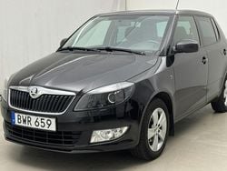 Svart Begagnad 2015 Skoda Fabia Ambition Halvkombi | 56 800 kr (Bra pris)