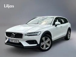 Vit Begagnad 2020 Volvo V60 CC SE Kombi | 329 900 kr (Marknadspris)
