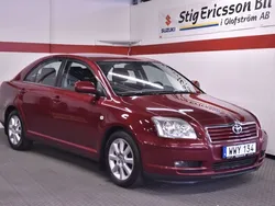 Röd Begagnad 2005 Toyota Avensis Halvkombi | 37 500 kr (Lite dyr)