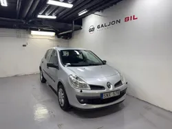 Ljusgrå (grå) Begagnad 2007 Renault Clio II Halvkombi | 29 900 kr (Marknadspris)