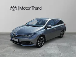 Ljusgrå Begagnad 2016 Toyota Auris Touring Sports Active Kombi | 159 500 kr (Marknadspris)