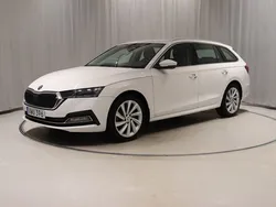 Vit Begagnad 2022 Skoda Octavia Style Kombi | 318 900 kr (Bra pris)