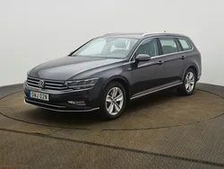 Mörkgrå Begagnad 2023 VW Passat GT Kombi | 344 900 kr (Bra pris)