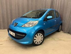 Ljusblå (blå) Begagnad 2008 Peugeot 107 Halvkombi | 36 900 kr (Lite dyr)