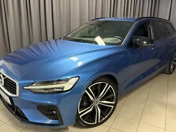 Blå Begagnad 2020 Volvo V60 R-Design Kombi | 294 900 kr (Marknadspris)