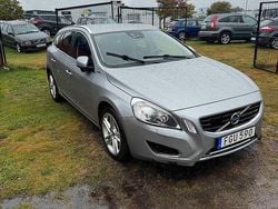 Silver Begagnad 2013 Volvo V60 Summum Kombi | 104 900 kr (Marknadspris)