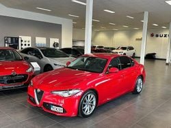 Röd Begagnad 2017 Alfa Romeo Giulia Veloce Sedan | 299 900 kr (Marknadspris)