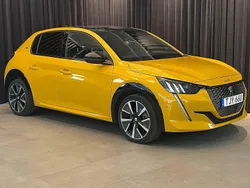 Gul Begagnad 2022 Peugeot e-208 GT Halvkombi | 189 500 kr (Marknadspris)