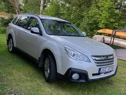 Vit Begagnad 2014 Subaru Outback SUV | 99 000 kr (Marknadspris)