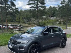 Grå Begagnad 2020 VW T-Roc SUV | 220 000 kr (Marknadspris)