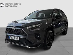 Grå Begagnad 2023 Toyota RAV4 Hybrid Sport SUV | 589 900 kr (Dyr)