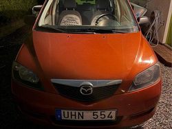 Orange Begagnad 2003 Mazda 2 Halvkombi | 25 000 kr