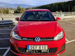 Röd Begagnad 2014 VW Golf VII GTI Halvkombi | 165 000 kr (Marknadspris)