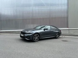 Grå Begagnad 2022 BMW 330e M Sport Sedan | 359 000 kr (Bra pris)