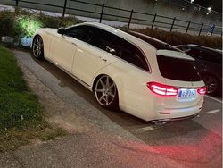 Vit Begagnad 2017 Mercedes E220 Avantgarde Kombi | 165 000 kr