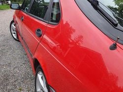 Röd Begagnad 2002 Saab 9-3 Aero Halvkombi | 22 000 kr (Bra pris)